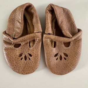 Starry Knight Daffodil LOTUS T-strap Shoes Todder 6 Handmade Leather Rubber Sole